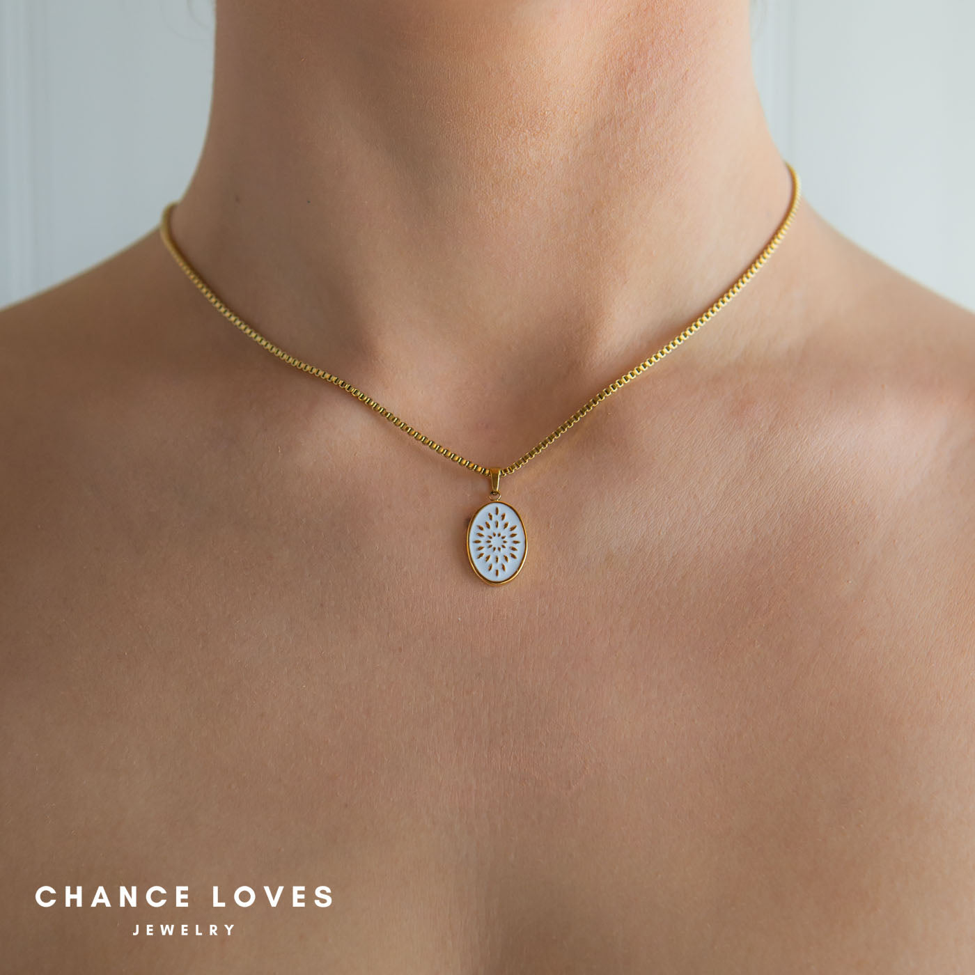 SUNRAYS | 18K Gold Plated Necklace | White Pendant